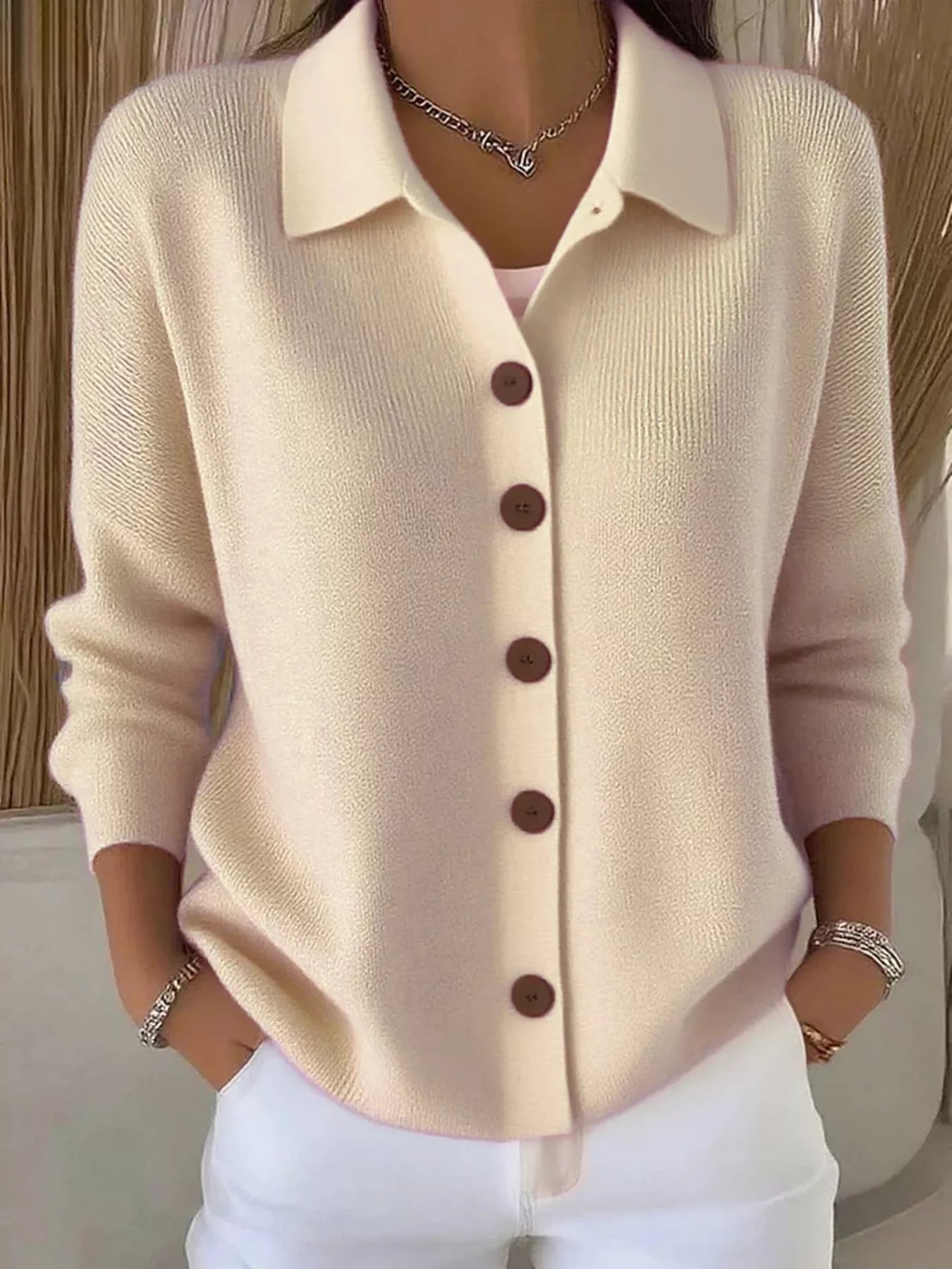 Mila™ – Cardigan doux en maille fine à col classique